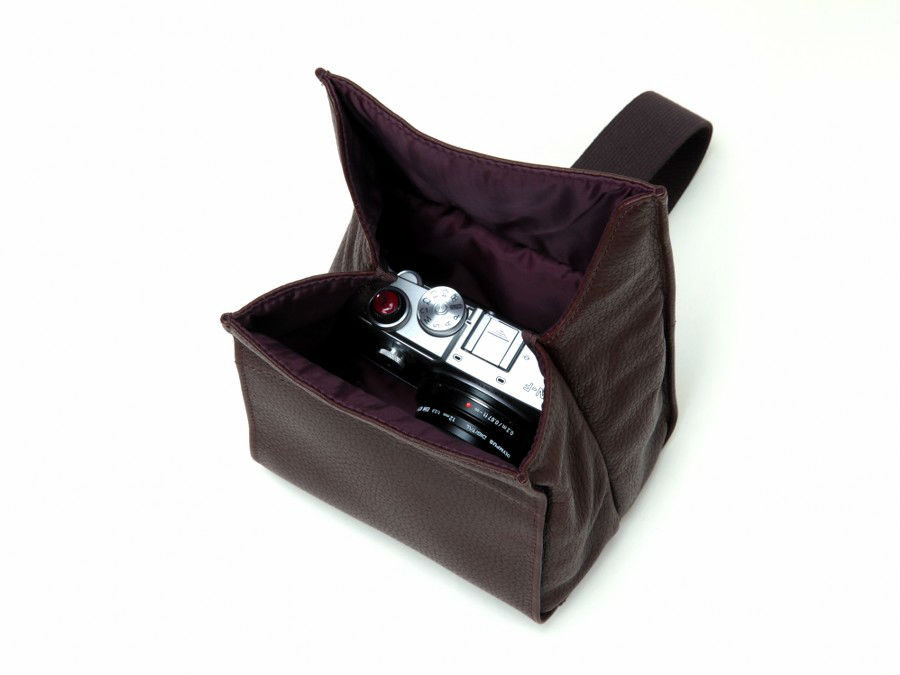 Artisan & Artist ACAM 77 Soft Cuir Pochette Marron