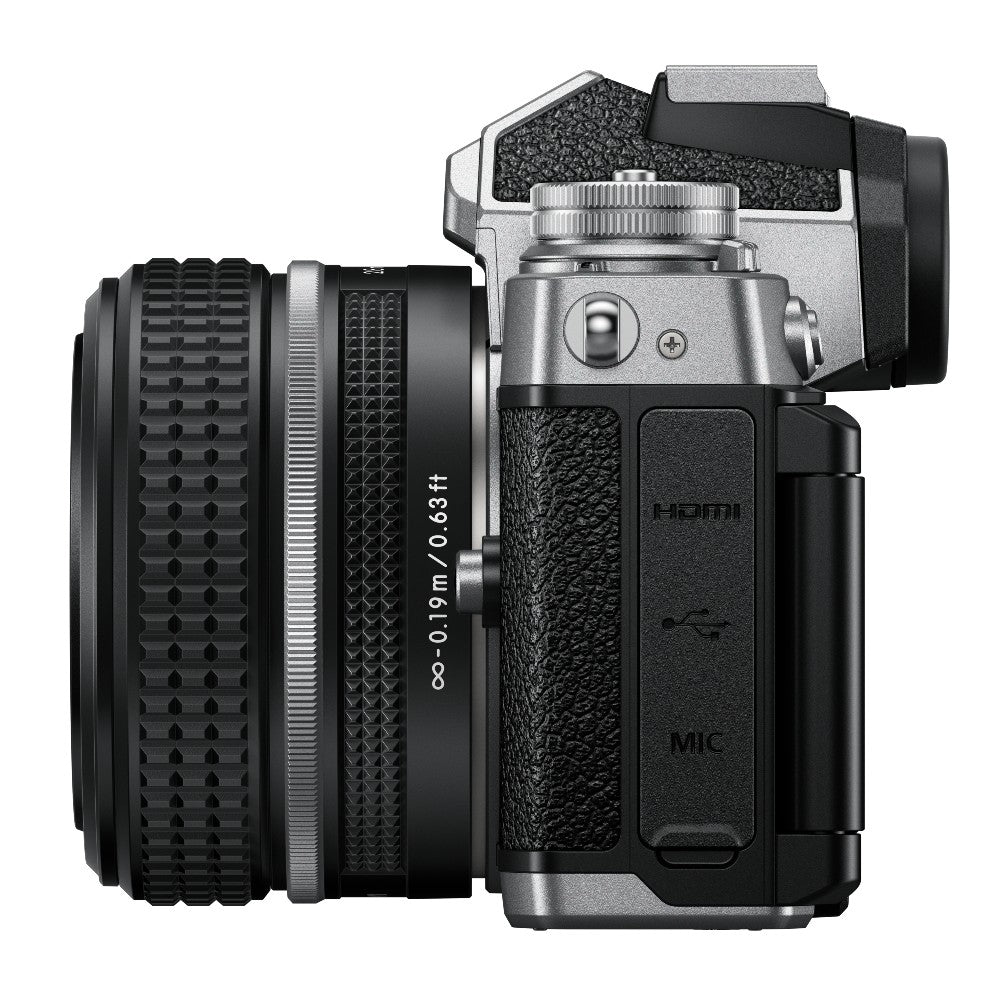 Nikon Z fc + 28 f/2.8 Spécial Edition