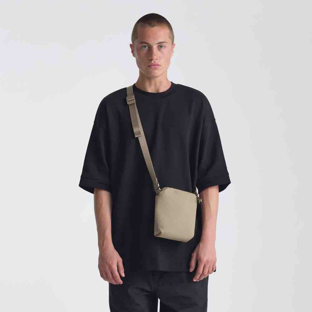 Urth Andesite Camera Pouch, beige