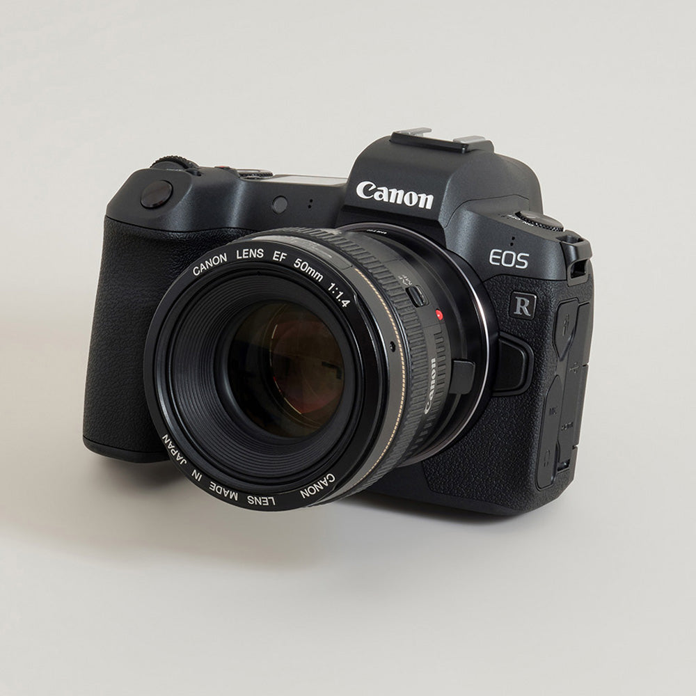 Urth Adaptateur de monture d'objectif : Compatible avec les objectifs Canon (EF / EF S) et les boîtiers d'appareils photo Canon RF OUTLET