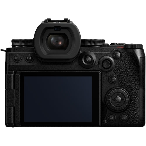 Panasonic Lumix DC-S5 IIX + Lumix S 100mm f/2.8 Macro