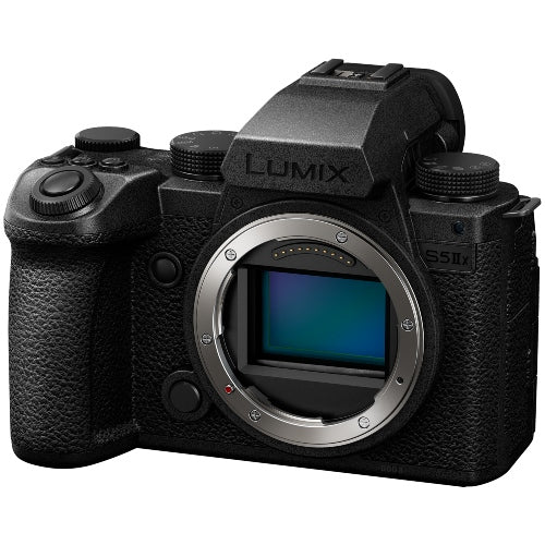 Panasonic Lumix DC-S5 IIX + Sigma 28-70mm f/2.8 DG DN Contemporary L-mount