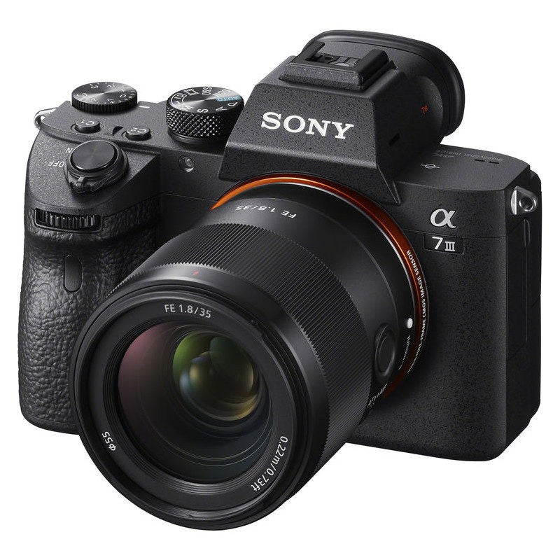 Sony A6700 + Sony FE 35mm f/1.8