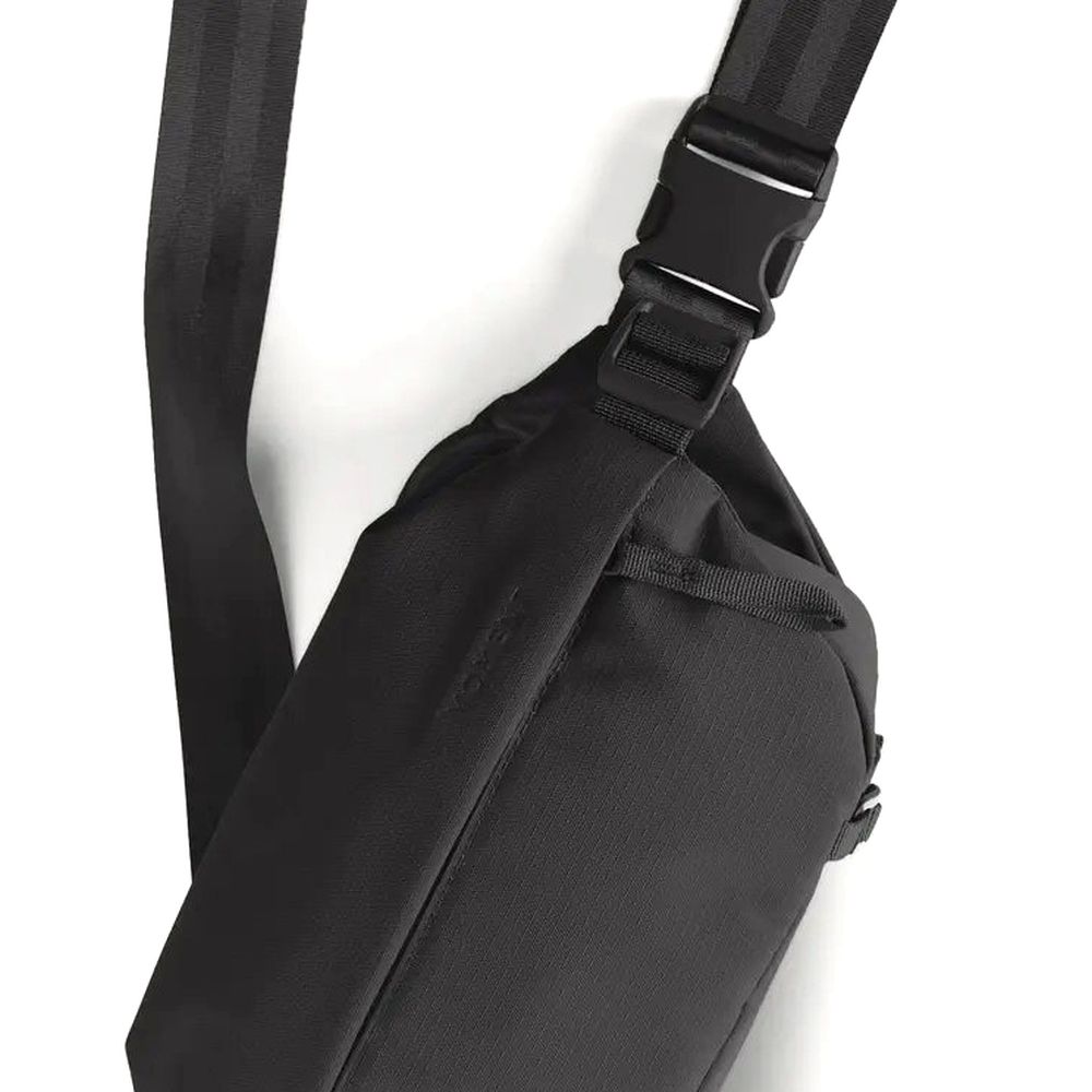 Moment Fanny Sling 2L V3 - noir