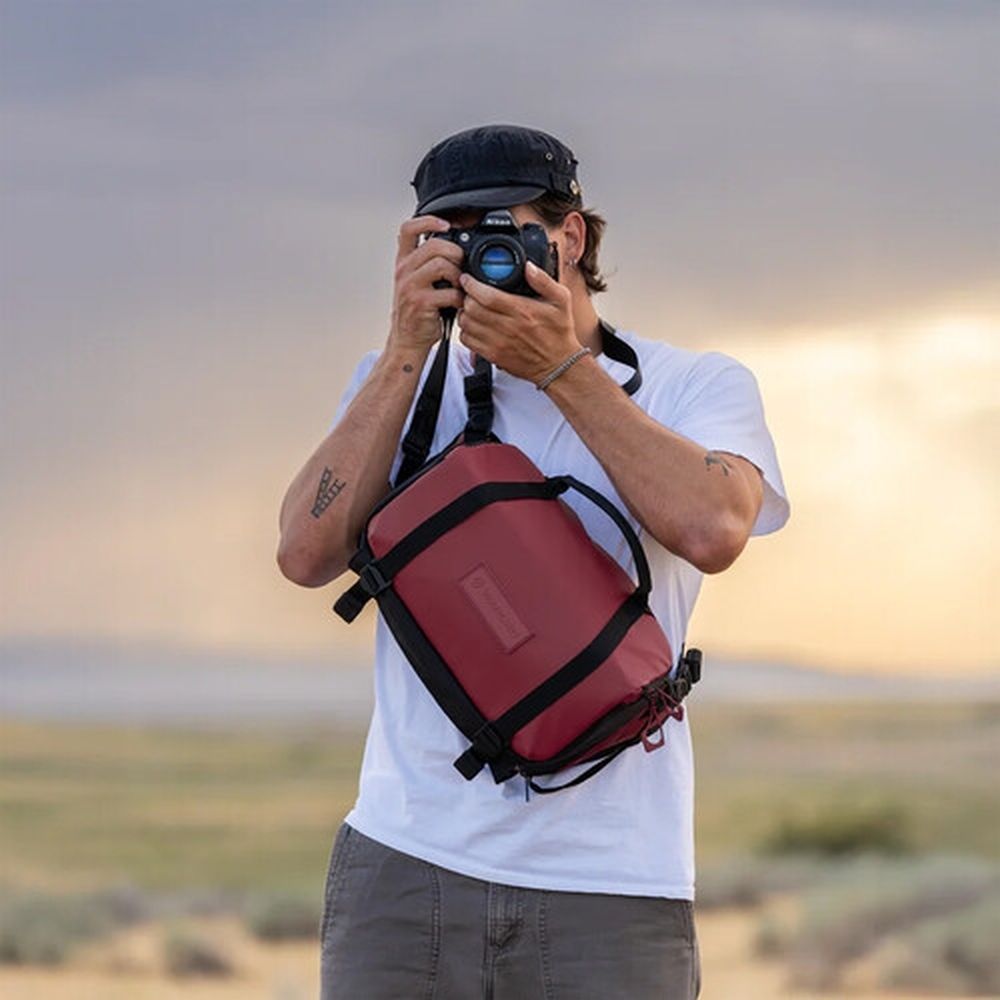 WANDRD ROGUE Sling 9L Rhone Burgundy V2