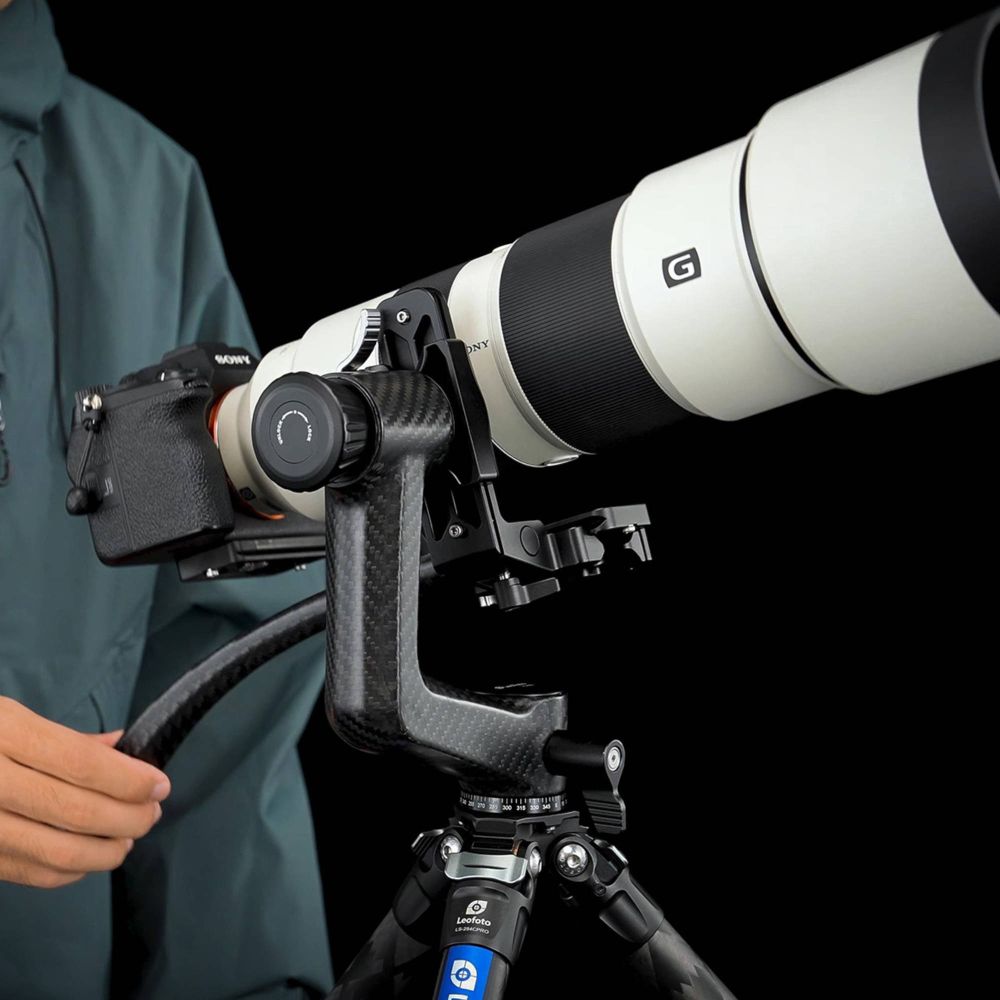 Leofoto PG-3SL Carbon Fiber Gimbal Head with long handle - black
