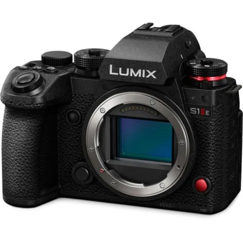 Panasonic Lumix DC-S1 Mark II E + Lumix S 28-200mm f/4-7.1 MACRO