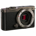 Panasonic Lumix S9 Body Titanium Black + Lumix S 40mm f/2.0 - Black