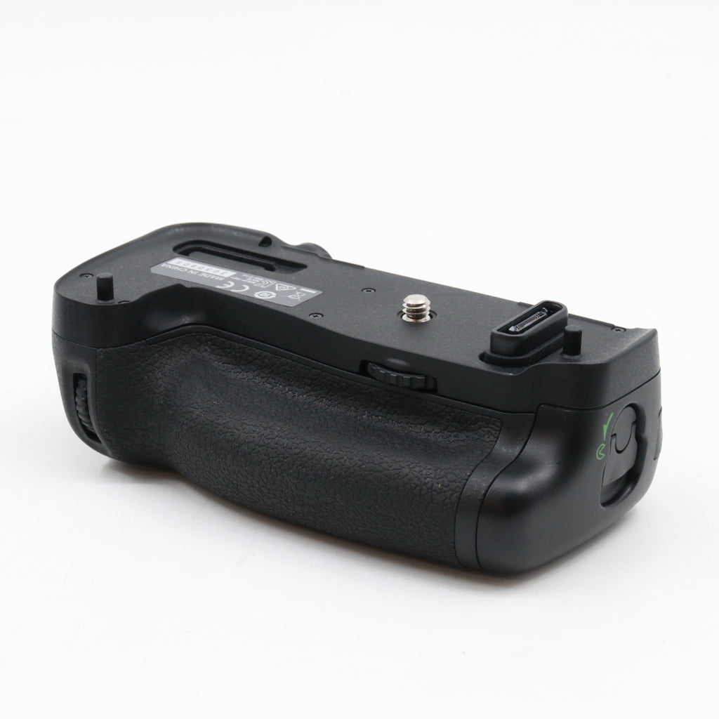 Nikon MB-D16 batterygrip used