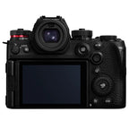 Panasonic Lumix DC-S1 Mark II + Lumix S 40mm f/2.0 Noir