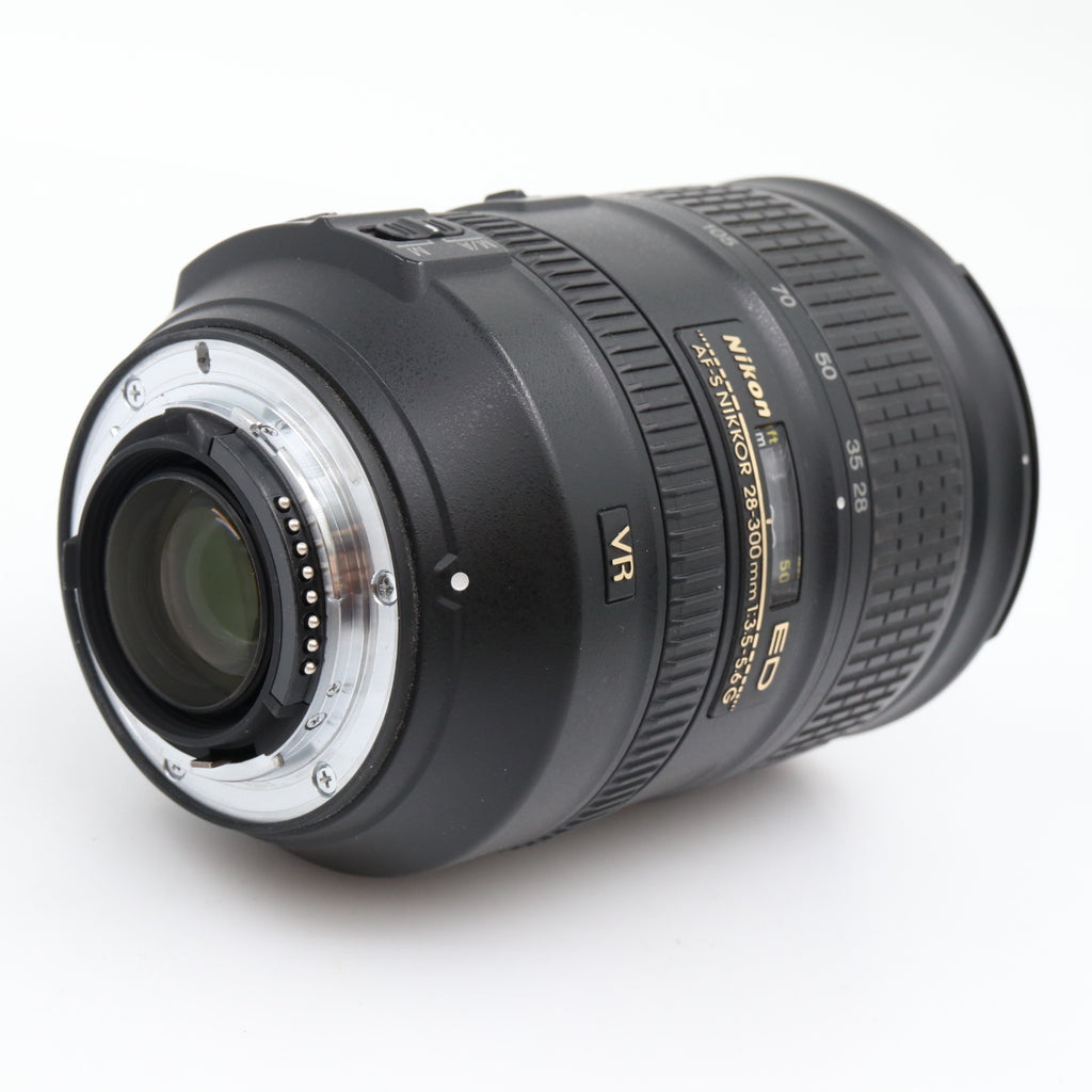 Nikon AF-S 28-300mm f/3.5-5.6G ED VR used